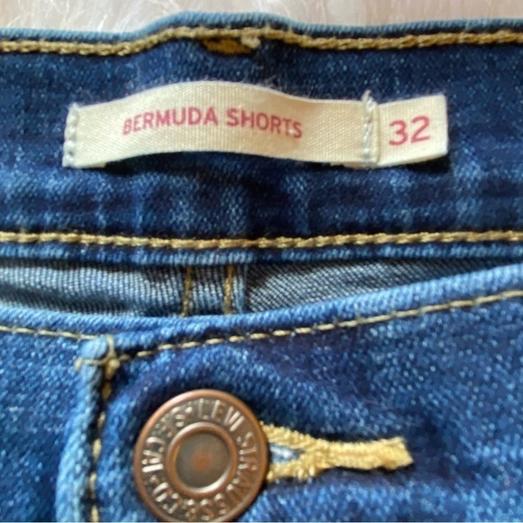 Levi’s Strauss‎ Shorts Women’s Size 32 Bermuda Jeans - Picture 5 of 16